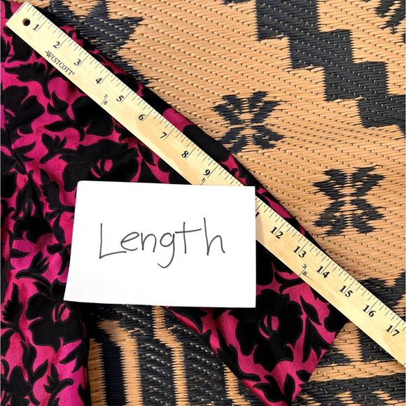 Vintage | 1960's Cardinal Detroit Cropped Black Floral Jacquard Fuschia Jacket - Picture 8 of 8